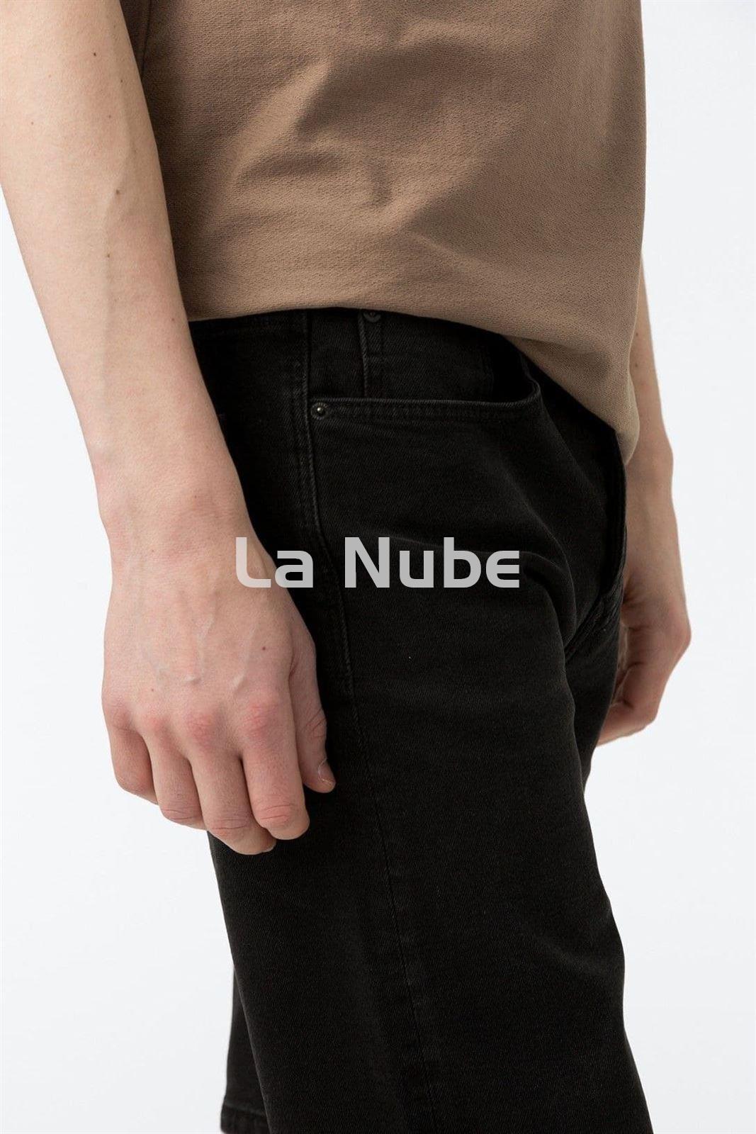 Bermuda Slim - Imagen 3