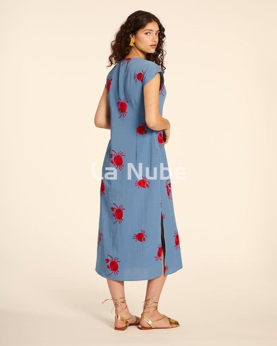 Vestido abotonado con bordados de cangrejo azul - Imagen 3